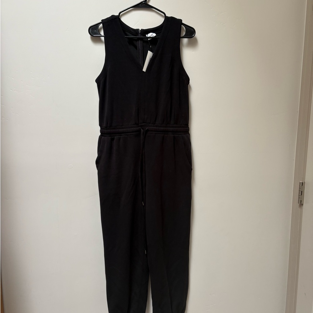 Chic Black Sleeveless Jumpsuit